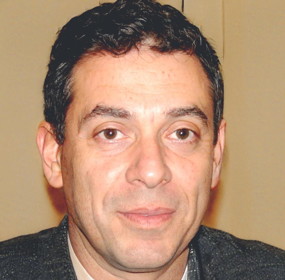 Portrait of Dimitar Kostadinov, Senior Financial Analyst and Lead Instructor